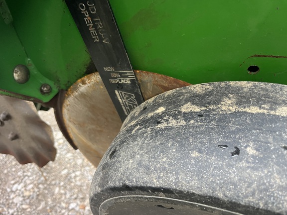 1997 John Deere 1750 Planter