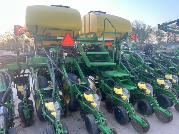 2003 John Deere 1790 Planter