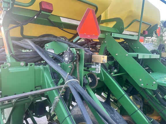 2003 John Deere 1790 Planter