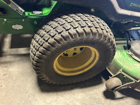2022 John Deere Z950M Mower/Zero Turn