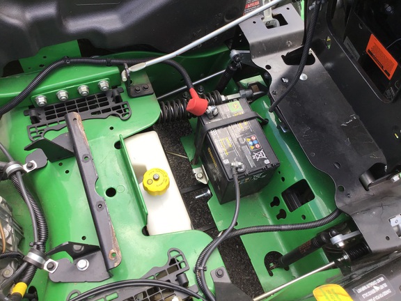2022 John Deere Z950M Mower/Zero Turn