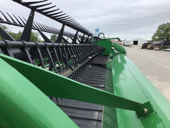 2016 John Deere 645FD Header Combine