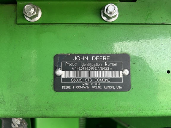 2015 John Deere S680 Combine