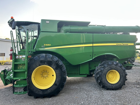 2015 John Deere S680 Combine