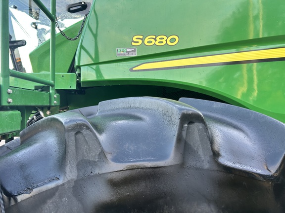 2015 John Deere S680 Combine