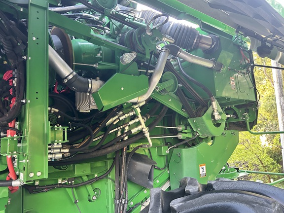 2015 John Deere S680 Combine