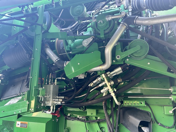 2015 John Deere S680 Combine