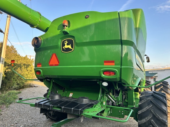 2015 John Deere S680 Combine