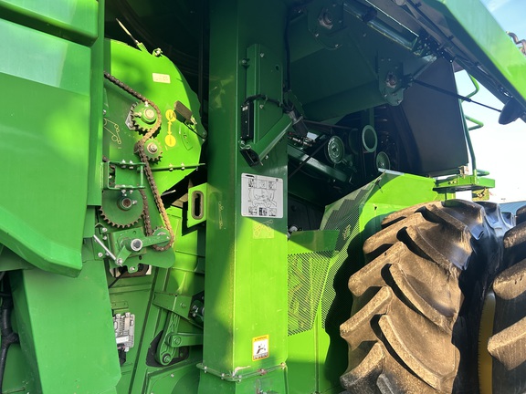 2015 John Deere S680 Combine