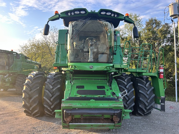 2015 John Deere S680 Combine
