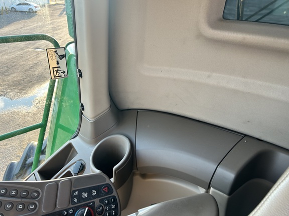 2015 John Deere S680 Combine