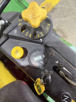 2014 John Deere Z930R Mower/Zero Turn