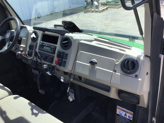 2022 John Deere XUV 835R ATV
