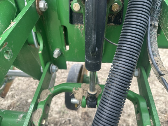 2015 John Deere 1775NT Planter