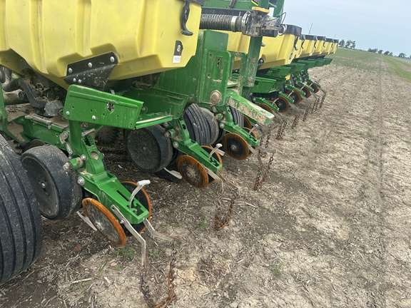 2015 John Deere 1775NT Planter