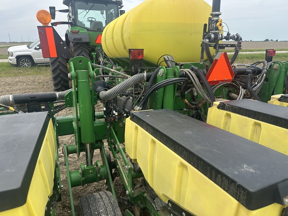 2015 John Deere 1775NT Planter