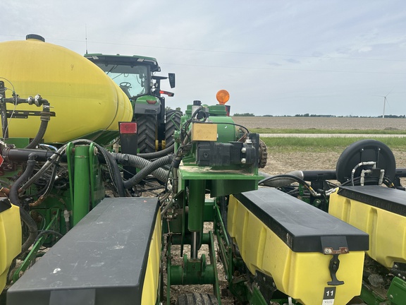 2015 John Deere 1775NT Planter