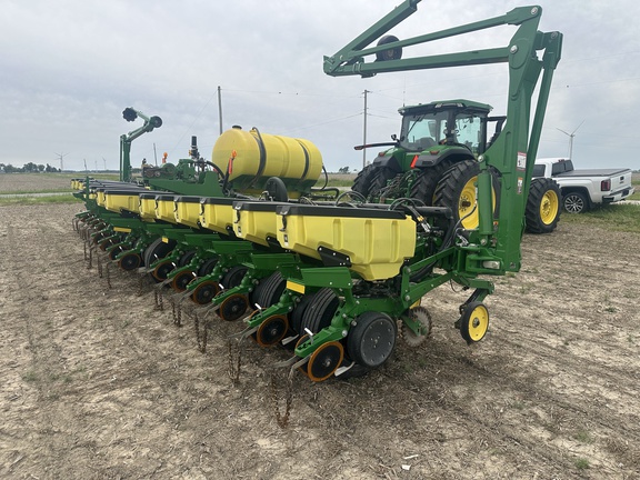 2015 John Deere 1775NT Planter