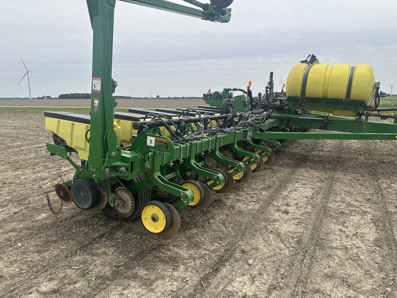 2015 John Deere 1775NT Planter