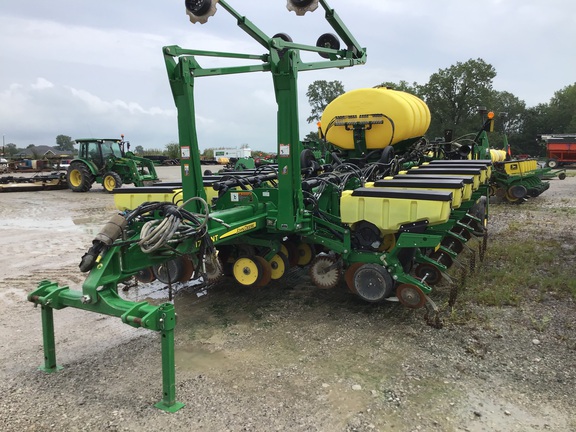 2015 John Deere 1775NT Planter
