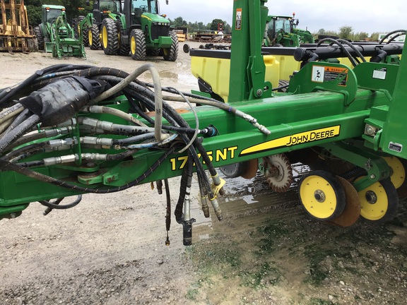 2015 John Deere 1775NT Planter