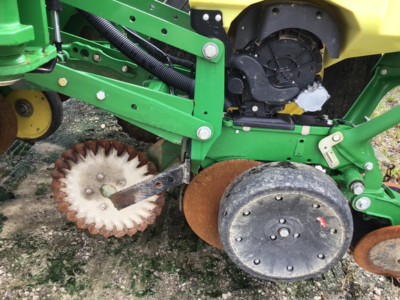 2015 John Deere 1775NT Planter