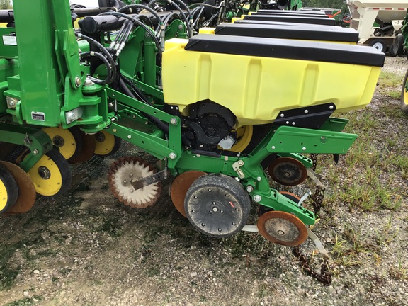 2015 John Deere 1775NT Planter