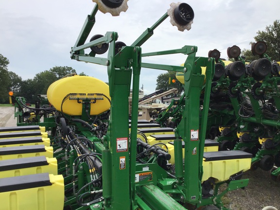 2015 John Deere 1775NT Planter