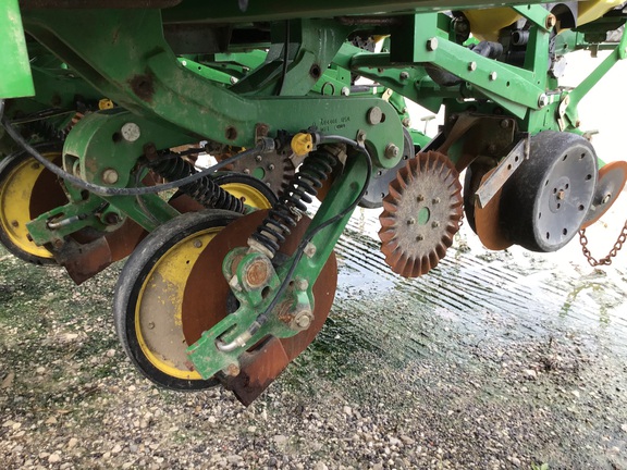 2015 John Deere 1775NT Planter