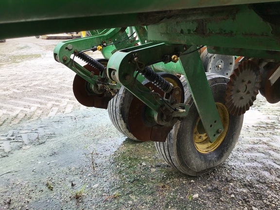 2015 John Deere 1775NT Planter