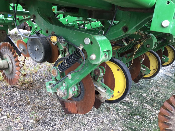 2015 John Deere 1775NT Planter
