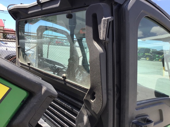 2024 John Deere XUV 835M ATV