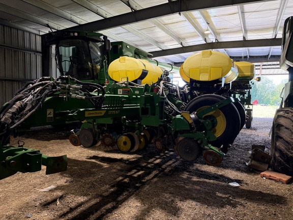2022 John Deere 1775NT Planter