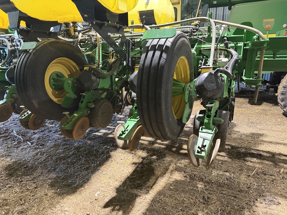 2022 John Deere 1775NT Planter