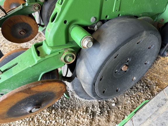 2022 John Deere 1775NT Planter
