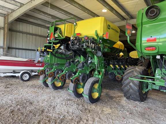 2022 John Deere 1775NT Planter