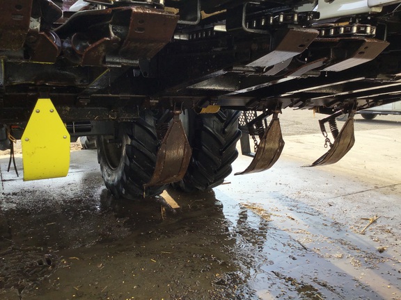 2000 AGCO Gleaner 830 Header Corn Head