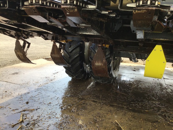 2000 AGCO Gleaner 830 Header Corn Head