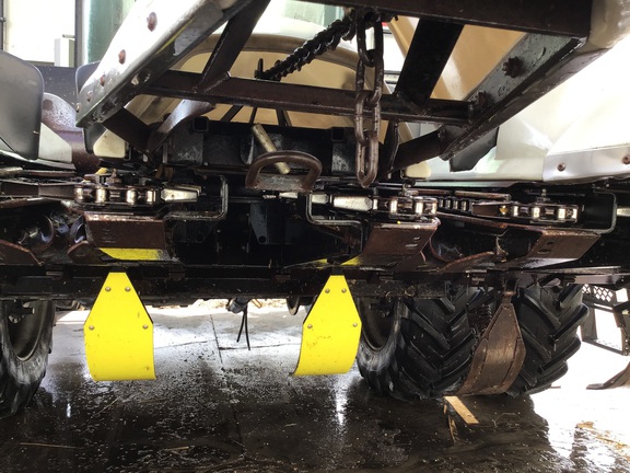 2000 AGCO Gleaner 830 Header Corn Head