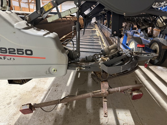 2014 AGCO Gleaner 9250-35 Header Combine