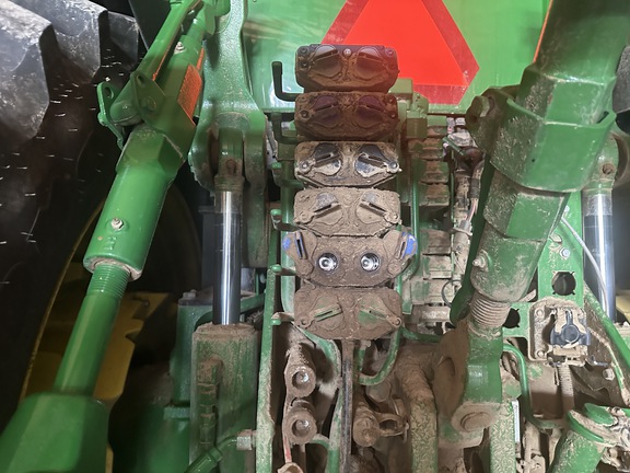 2023 John Deere 8R 250 Tractor