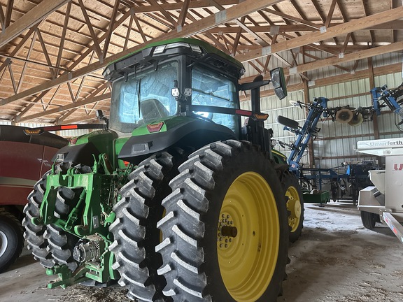 2023 John Deere 8R 250 Tractor