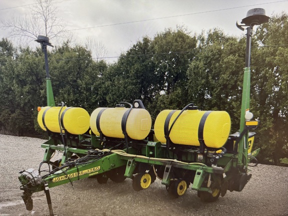 1996 John Deere 1750 Planter