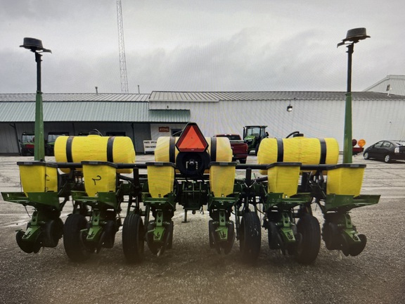 1996 John Deere 1750 Planter