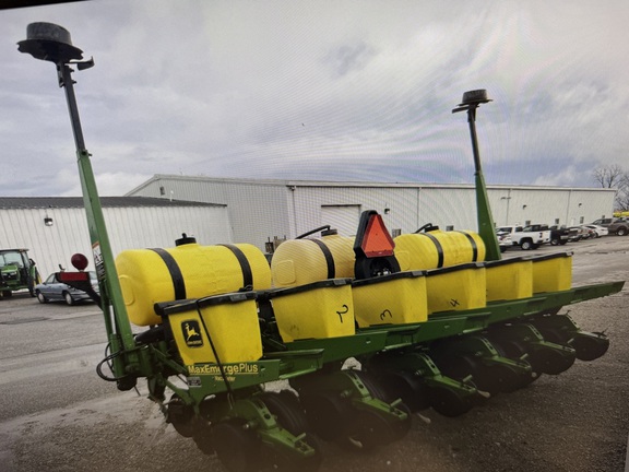 1996 John Deere 1750 Planter