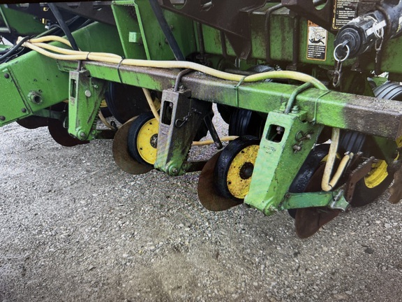 1996 John Deere 1750 Planter