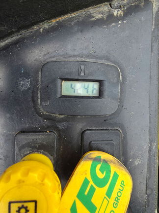 2015 John Deere Z435 Mower/Zero Turn