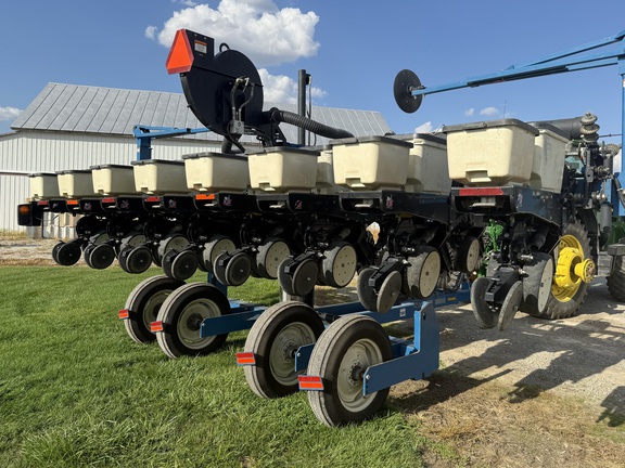 2006 Kinze 3500 Planter