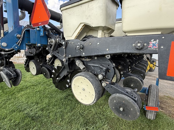 2006 Kinze 3500 Planter