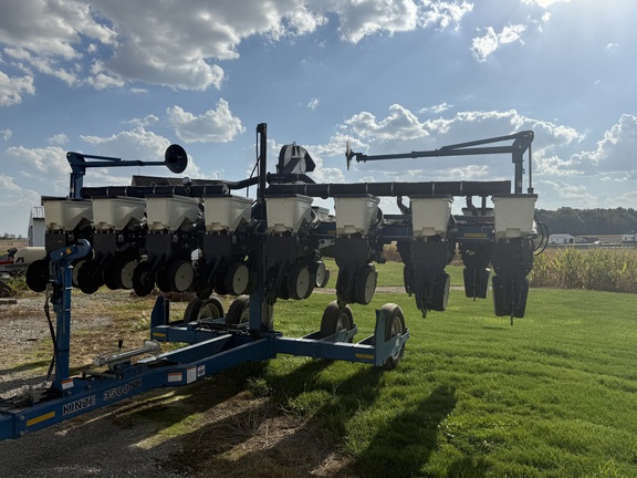 2006 Kinze 3500 Planter